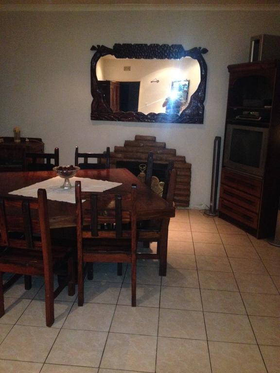Pilot Inn Accommodation Kempton Park Exterior foto